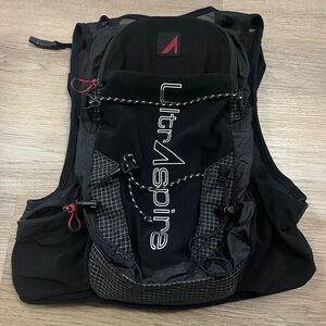 UltrAspire Black Zygos 5.0 Hydration Pack